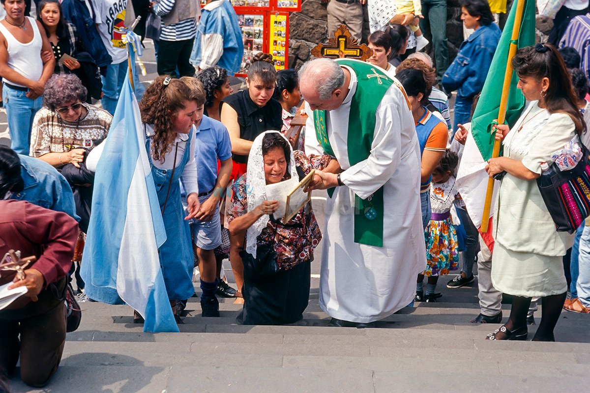 Scan de Fotos  de stock tomadas con película: LA VILLA Y LA BASÍLICA DE GUADALUPE