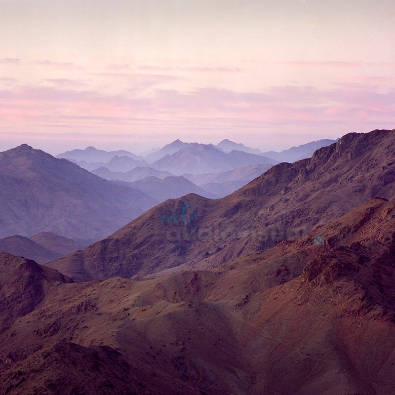 EGIPTO: TIERRA DE CONTRASTES. Two photographic expeditions to Egypt; 1994 and 1997. Mount Sinai 1997